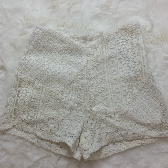 Hollister Summer Shorts - Picture 3 of 7